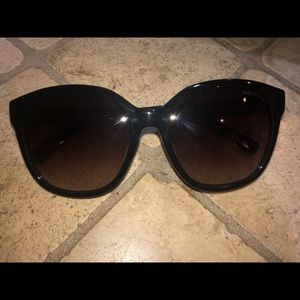 Karl Langerfeld Sunglasses w/case
